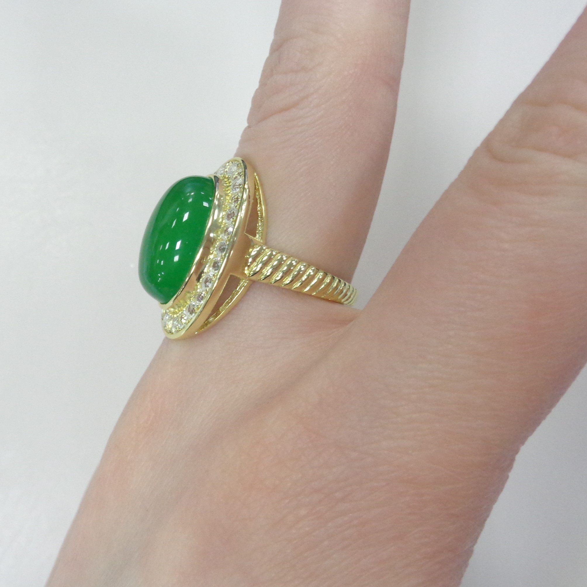 Серебряное кольцо с халцедоном